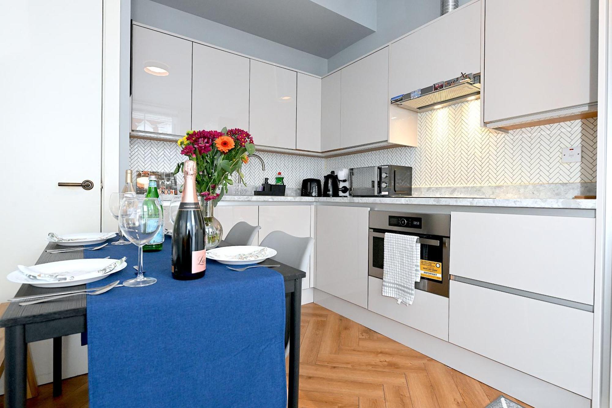 1 Bedroom Flat In Wood Green Piccadilly Line Londyn Zewnętrze zdjęcie