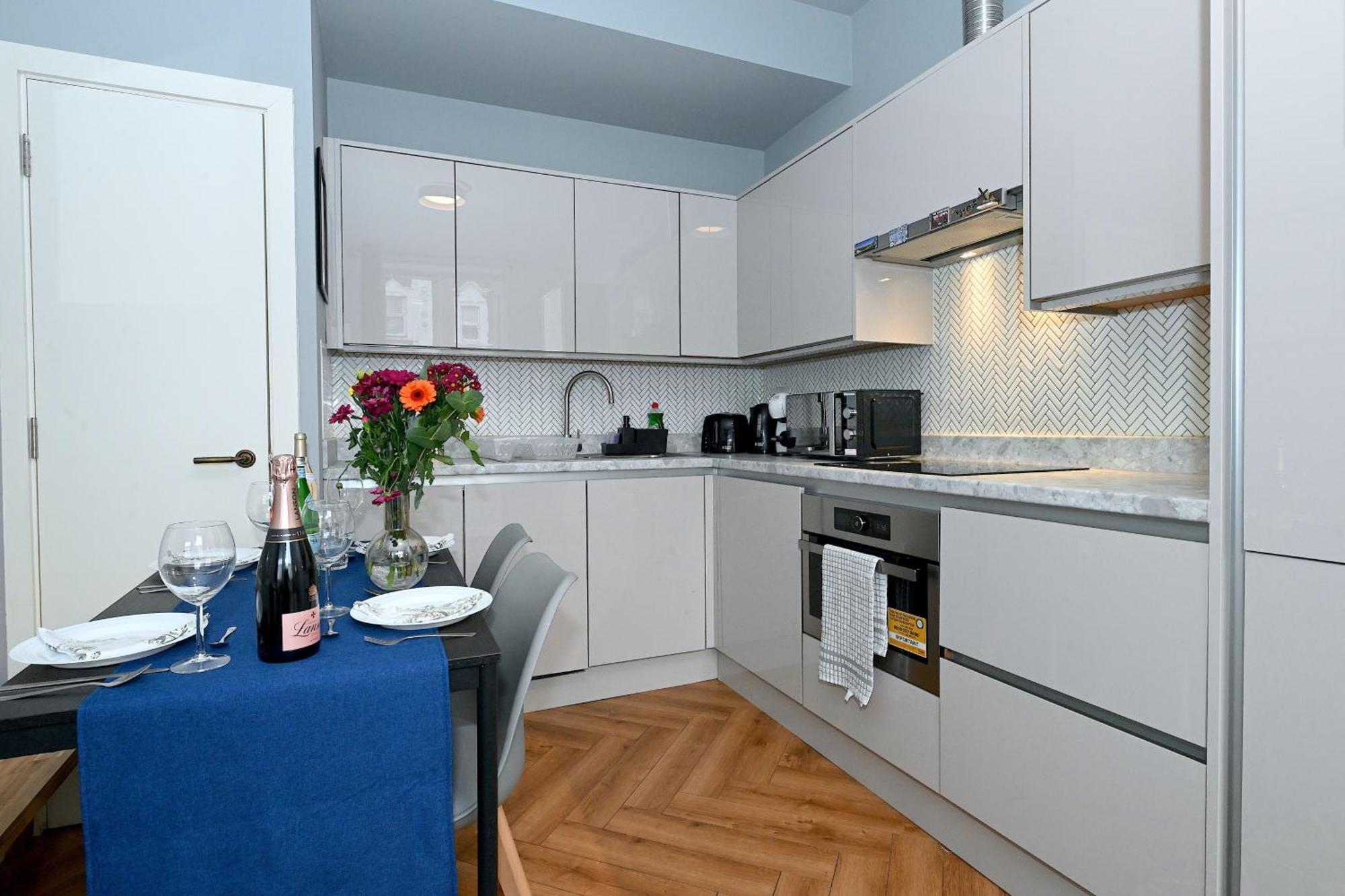 1 Bedroom Flat In Wood Green Piccadilly Line Londyn Zewnętrze zdjęcie